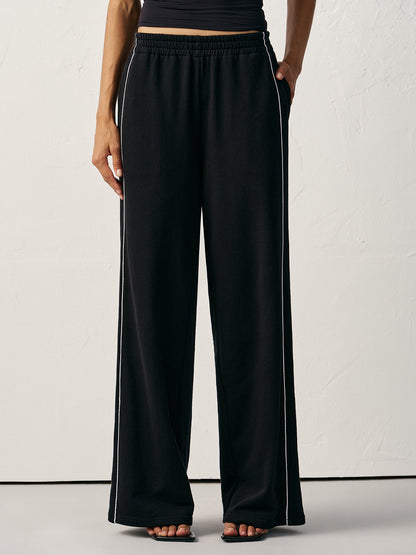 Sweatpants aus Baumwollmischung mit mittlerer Taille und Seitenstreifen