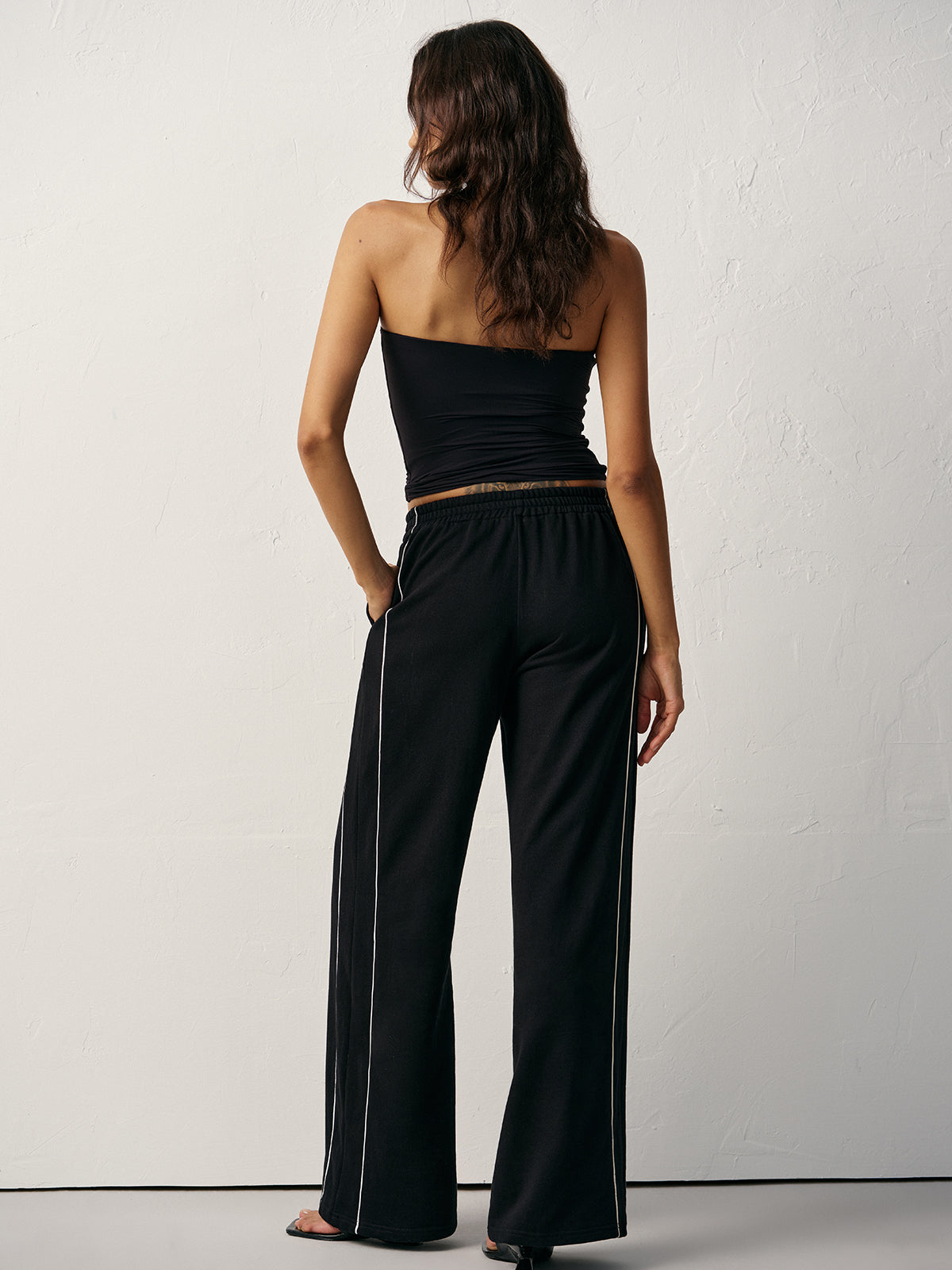 Sweatpants aus Baumwollmischung mit mittlerer Taille und Seitenstreifen