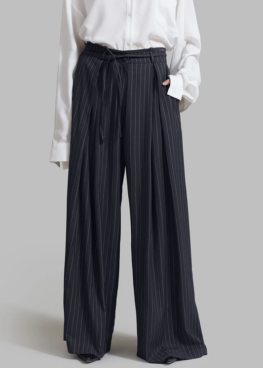 Rosa gestreifte Hose mit weitem Bein