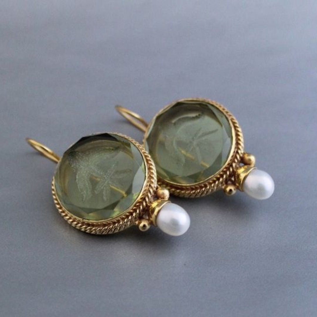 Amélie™ | Vintage-Ohrringe mit grünem Stein und Perle