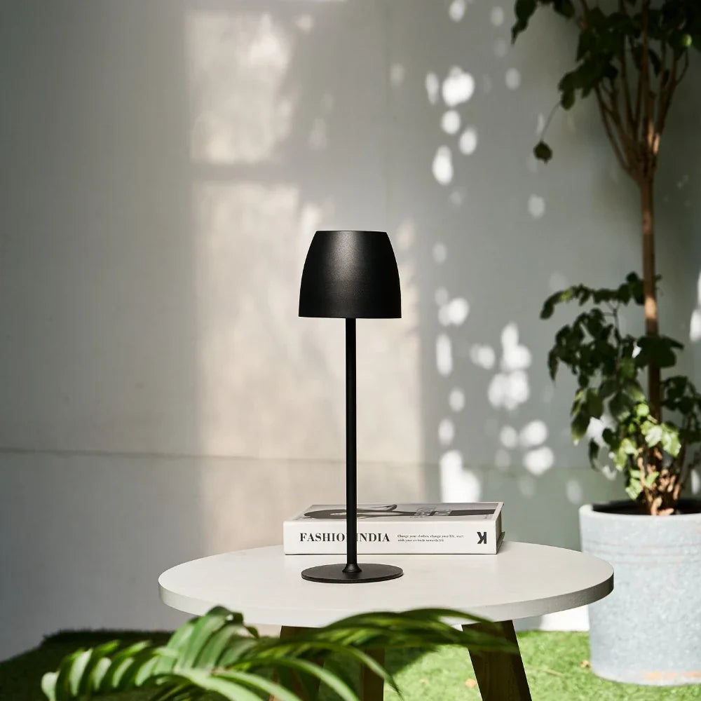 Eterna™ Tischlampe