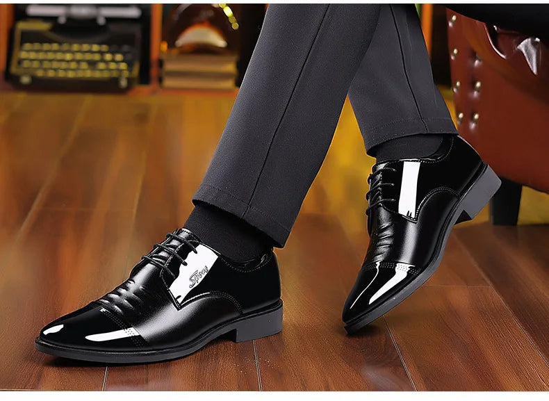 OLIVER™ | GEPOETSTE LAKLEREN OXFORD-SCHOENEN VOOR HEREN