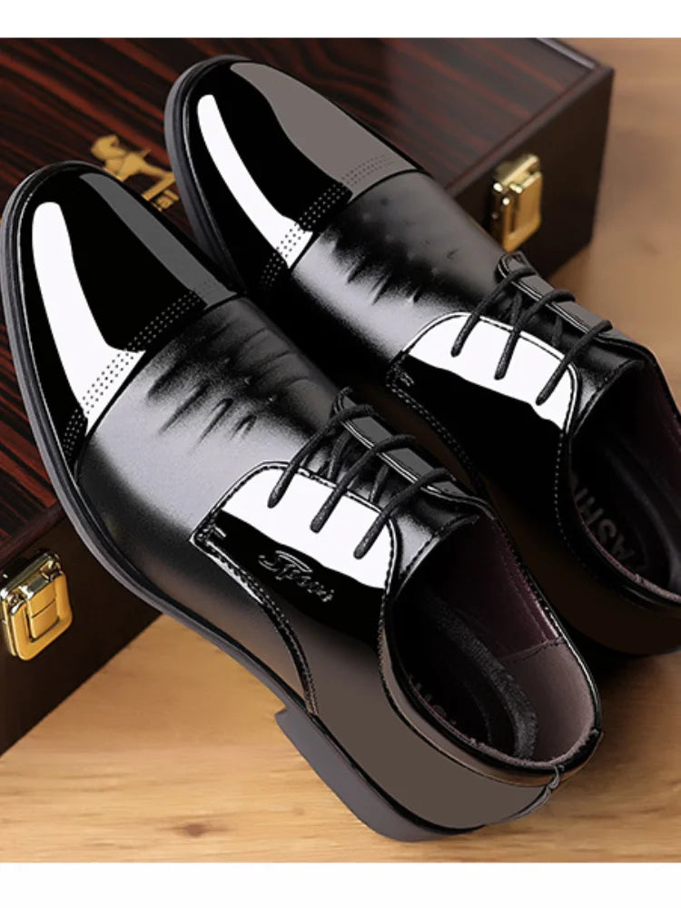 OLIVER™ | GEPOETSTE LAKLEREN OXFORD-SCHOENEN VOOR HEREN