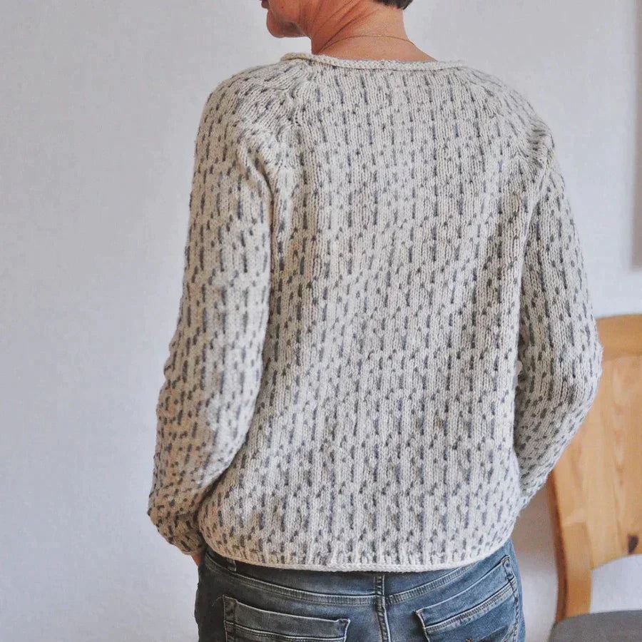 MARNIE | KLASSIEKE TRUI MET RONDE HALS EN ELEGANT COVER-UP VOOR DE BUIK