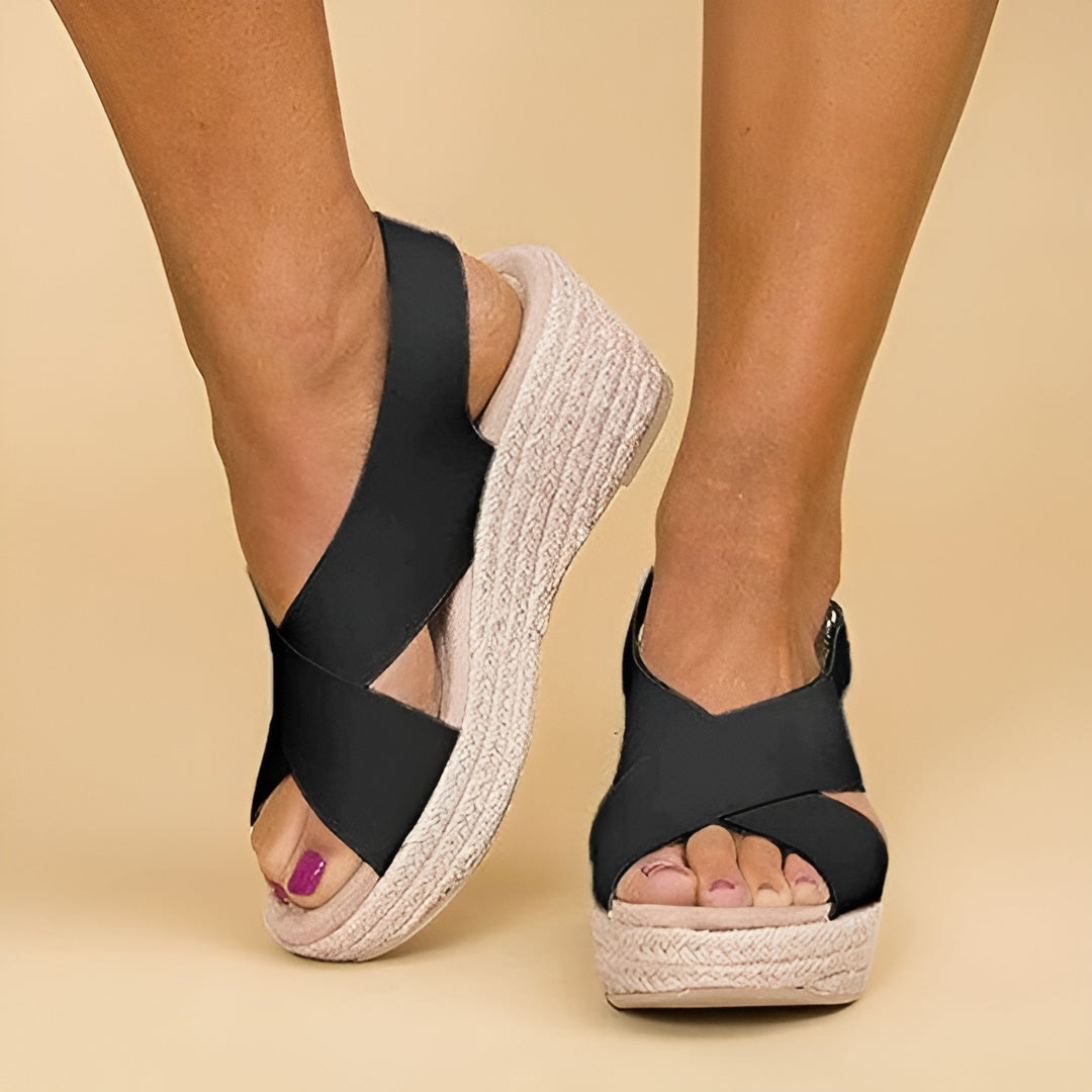 Monika Keil-Sandalen - Elegante Kreuzriemen für ganztägigen Komfort