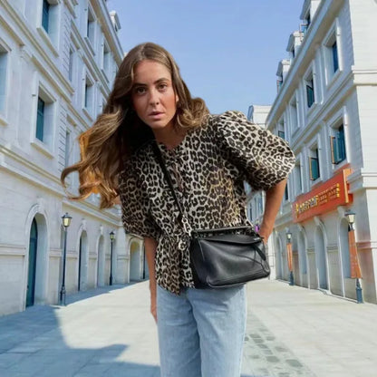 Rose | Trendy blouse met luipaardprint en pofmouwen