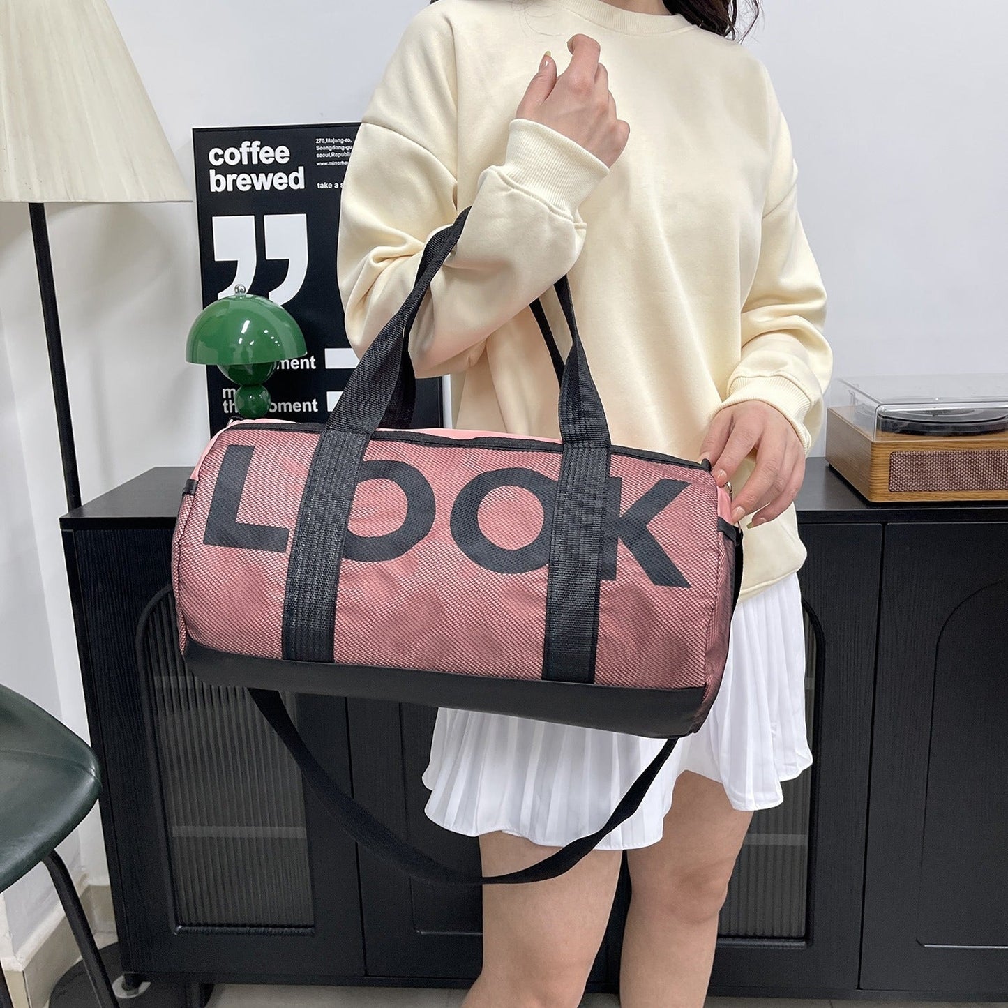 Sac de sport pour femmes avec compartiment séparé et design cylindrique - Lía
