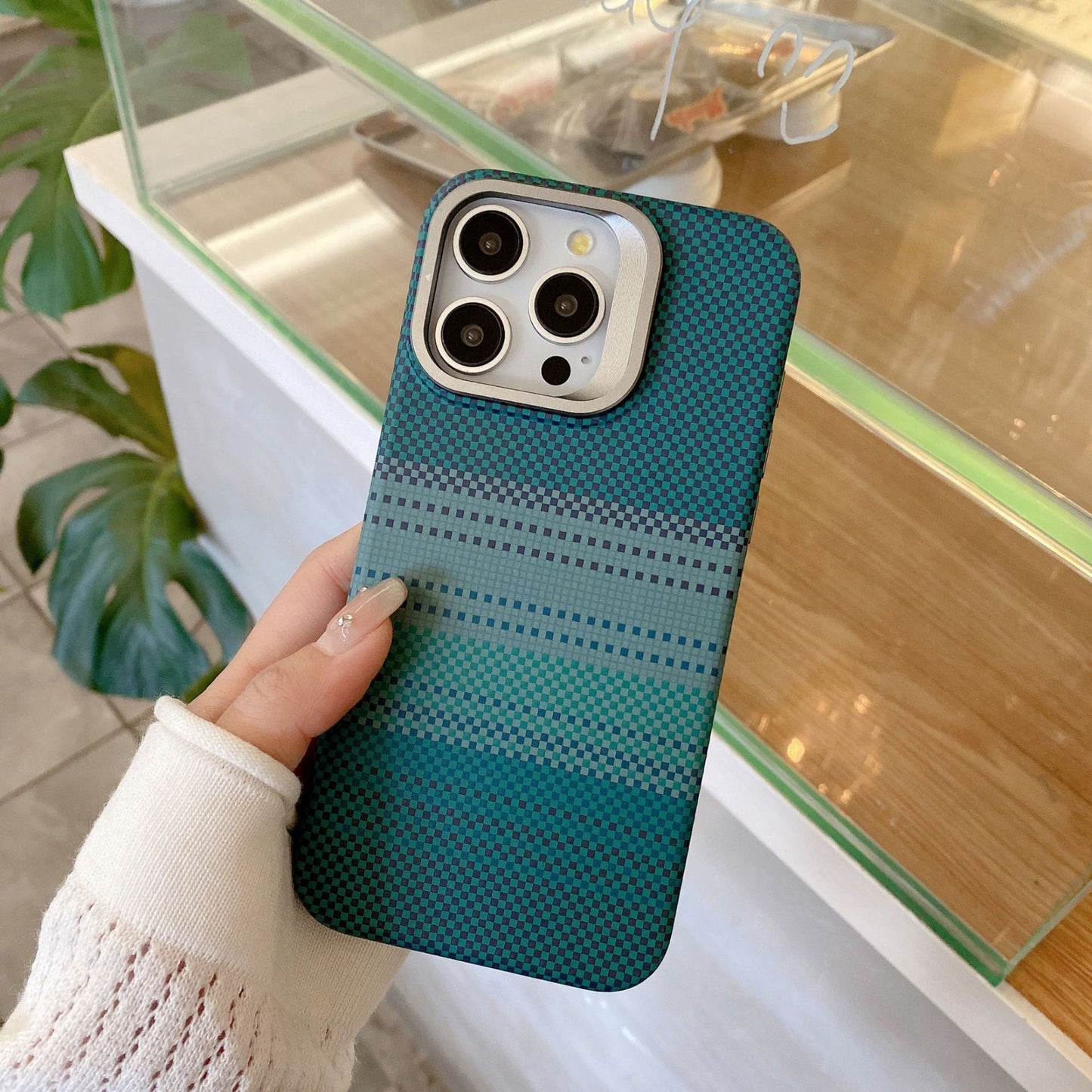 PixelWeave MagSafe® iPhone hoesje