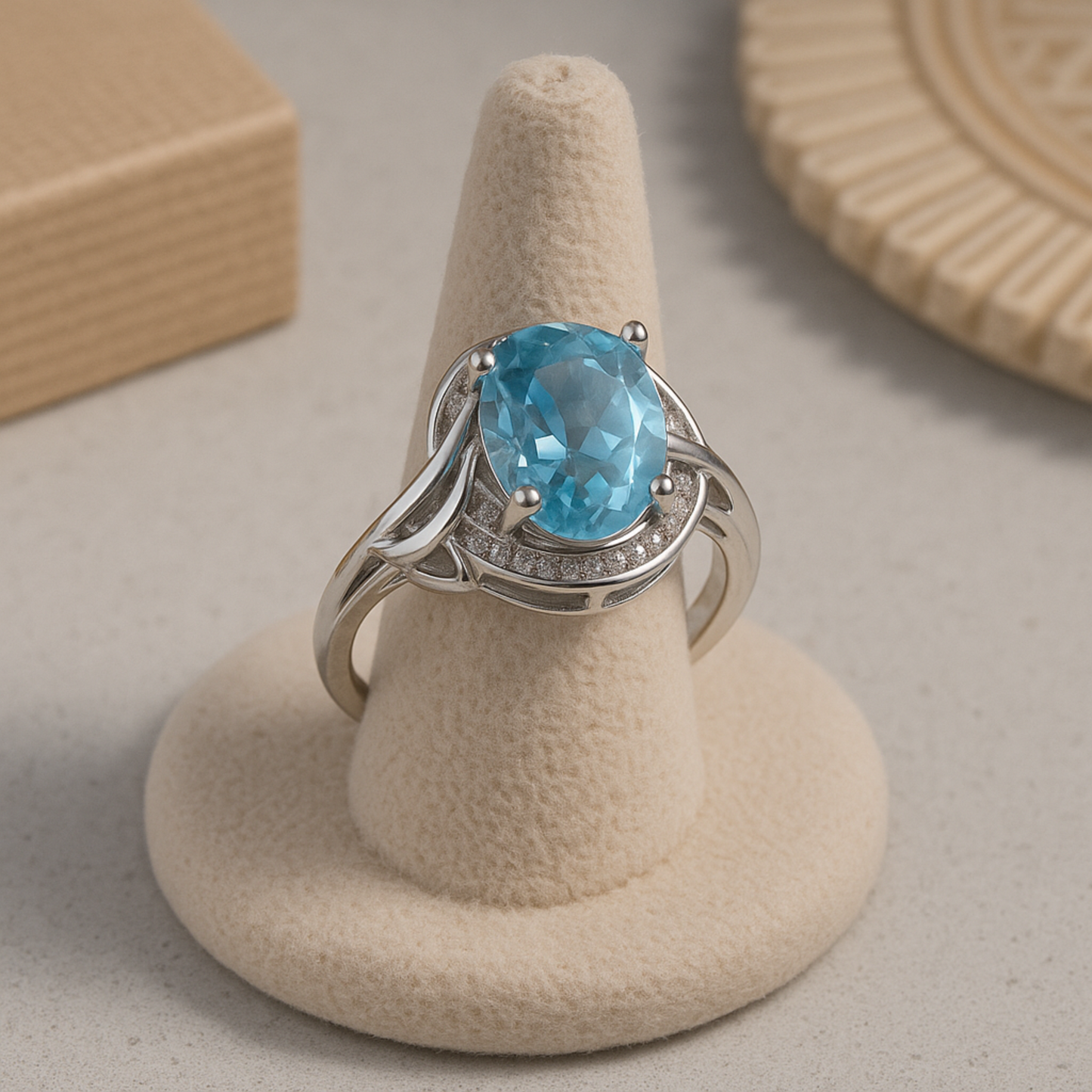 Vintage zilveren ring met blauwe kristal