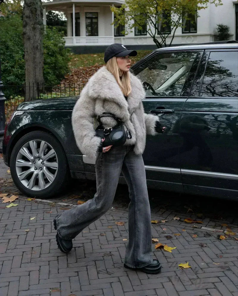 RENATA™ – Elegante Kunstpelzjacke