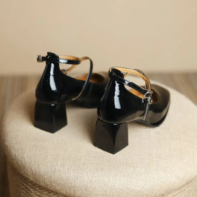 Elegante Knöchelriemen-Pumps