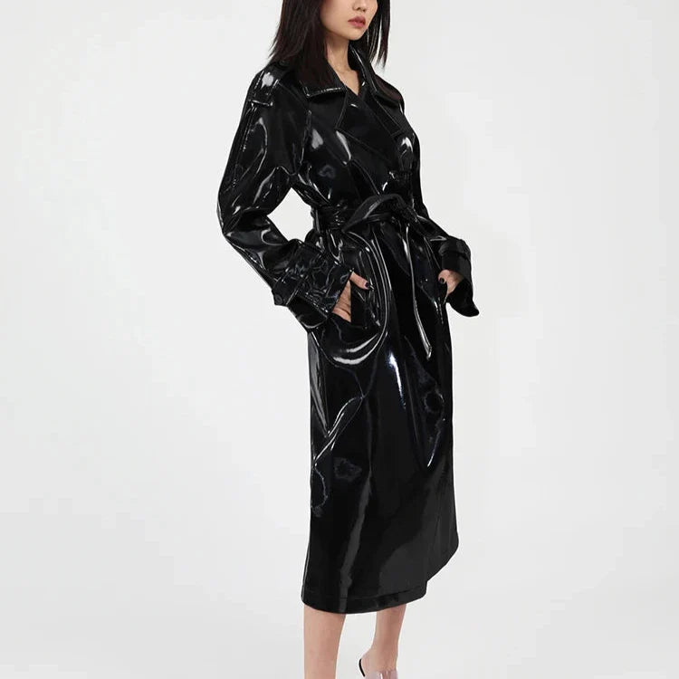 Reflecterende lakleren trenchcoat