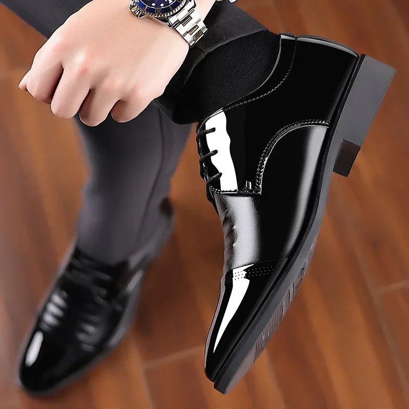 OLIVER™ | GEPOETSTE LAKLEREN OXFORD-SCHOENEN VOOR HEREN