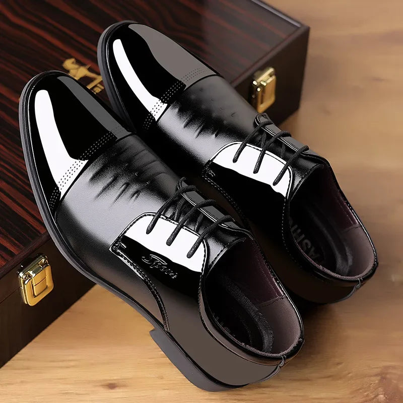 OLIVER™ | GEPOETSTE LAKLEREN OXFORD-SCHOENEN VOOR HEREN