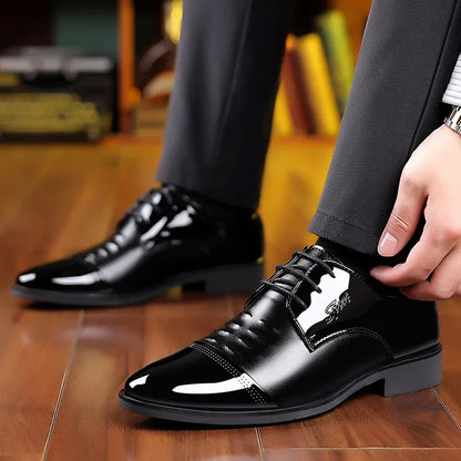 OLIVER™ | GEPOETSTE LAKLEREN OXFORD-SCHOENEN VOOR HEREN