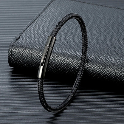 IronCore Draad Manchetknoop Armband – Punk-Geïnspireerde Eenvoudige Stijl in Niet-Vervagend Roestvrijstalen Kabel, Klassiek en Duurzaam Ontwerp voor Mannen