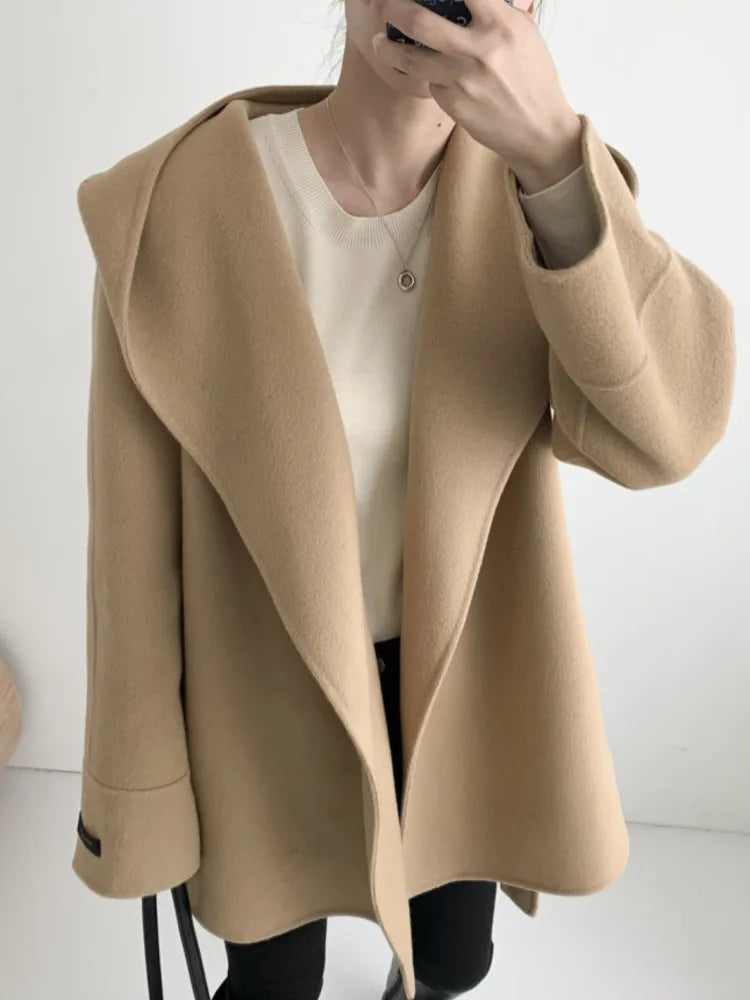 Elira™ | Wollmantel mit Kapuze