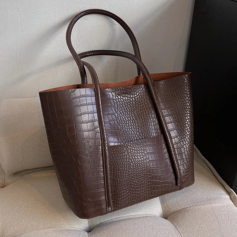 Betina™ - Schultertasche aus Krokoleder