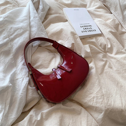 bella™ – vintage halvemaan schoudertas