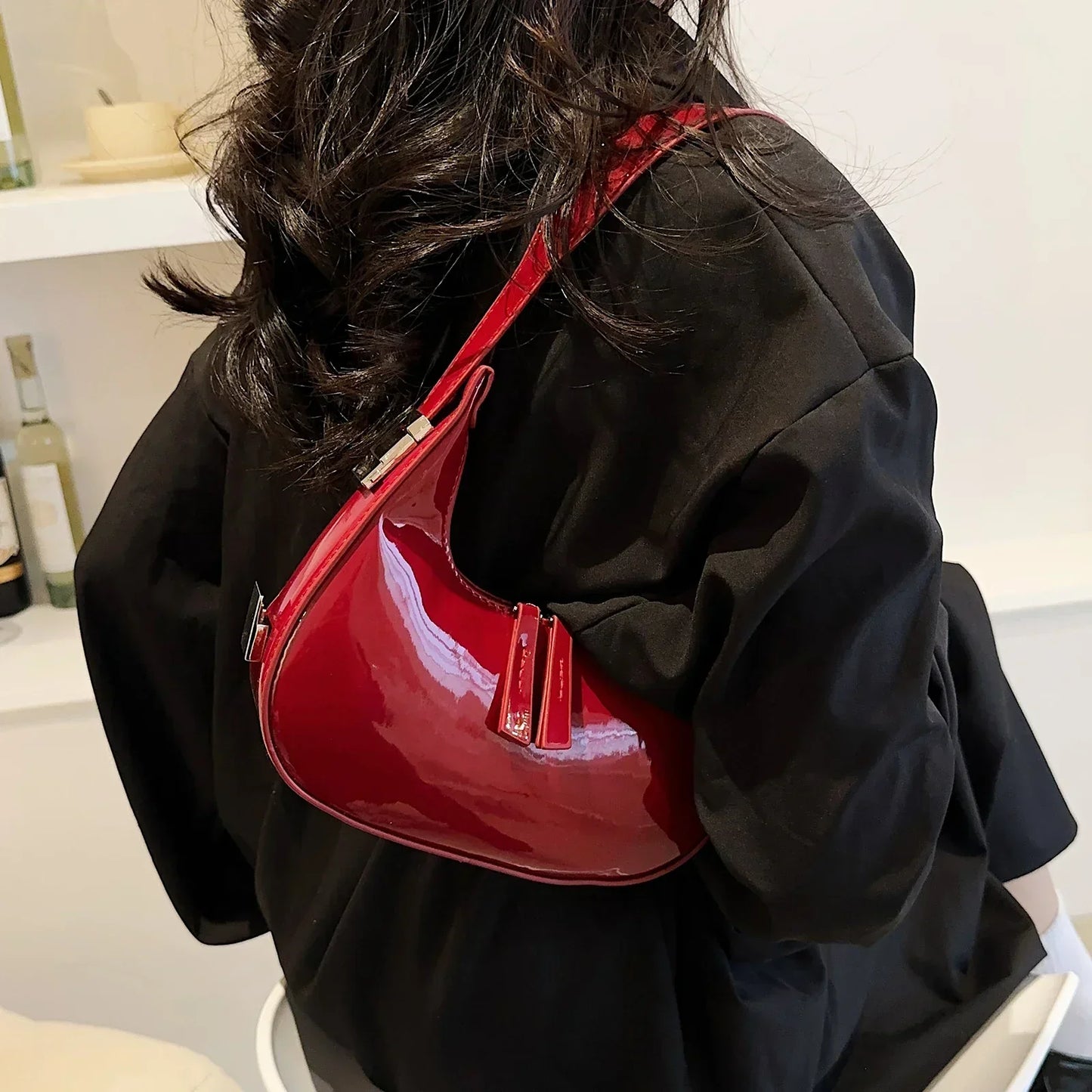 bella™ – vintage halvemaan schoudertas