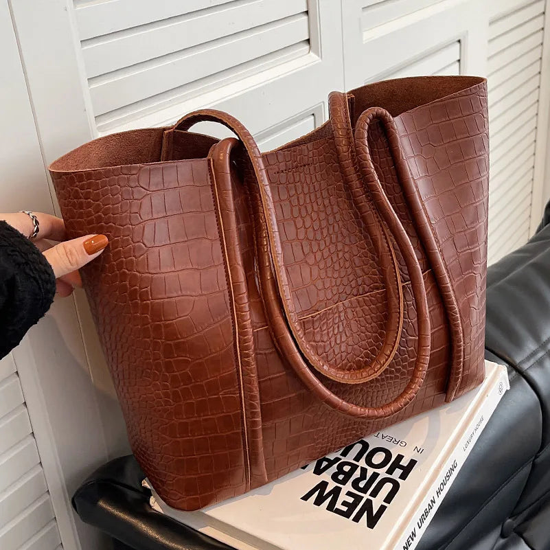 Betina™ – Schultertasche aus Krokodilleder