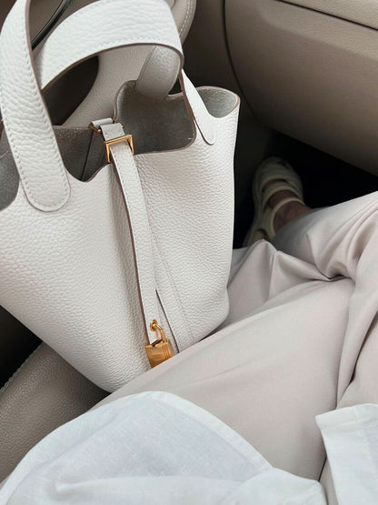 Pia Ledertasche