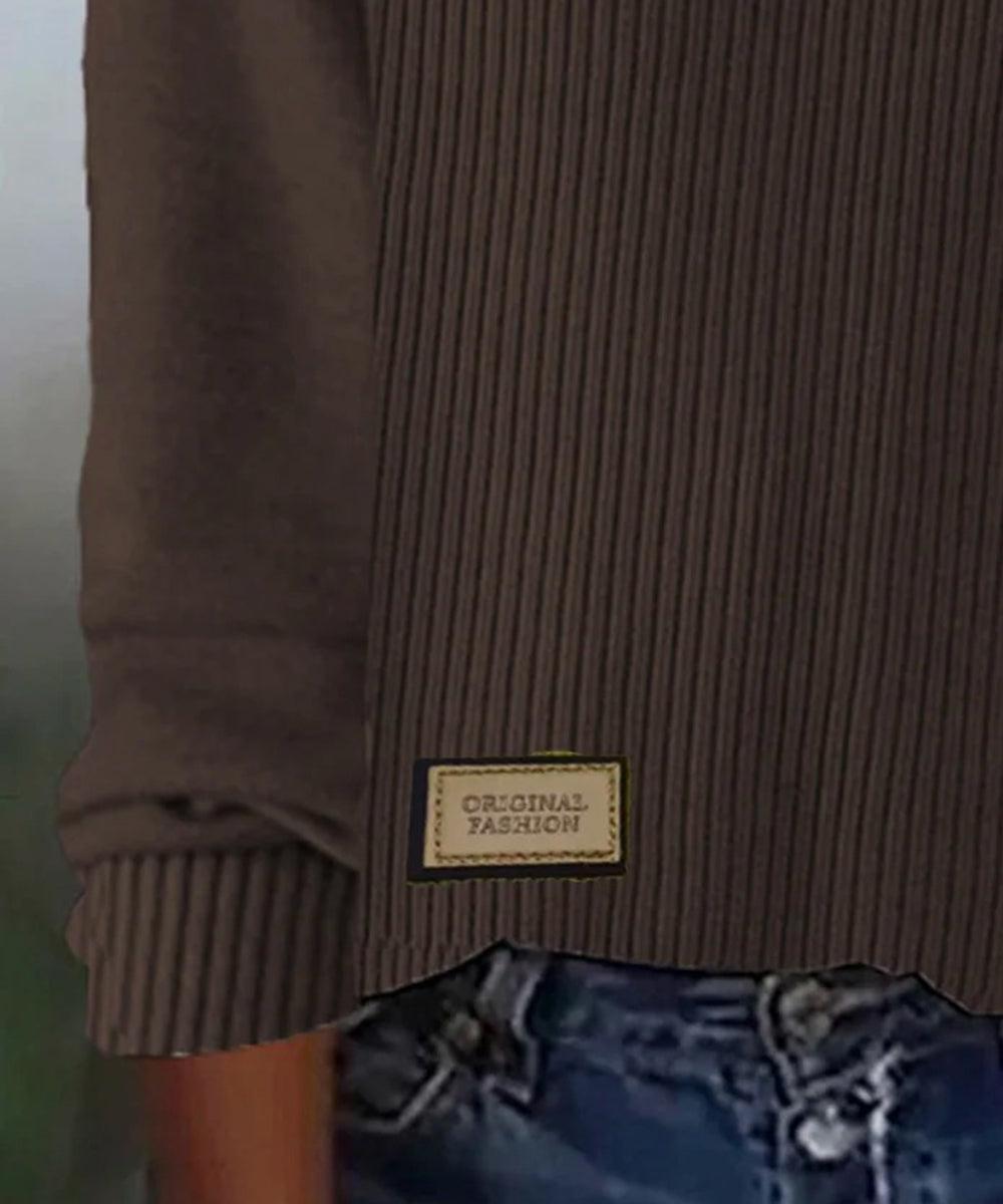 Kaffee-farbener Rundhals-Pullover ohne Muster