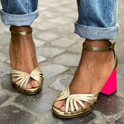 Milviana | Klassieke sandalen met enkelbandje en open teen