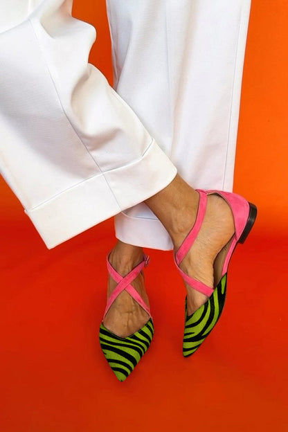 Linali™ | Platte sandalen met zebraprint en gekruiste enkelbanden