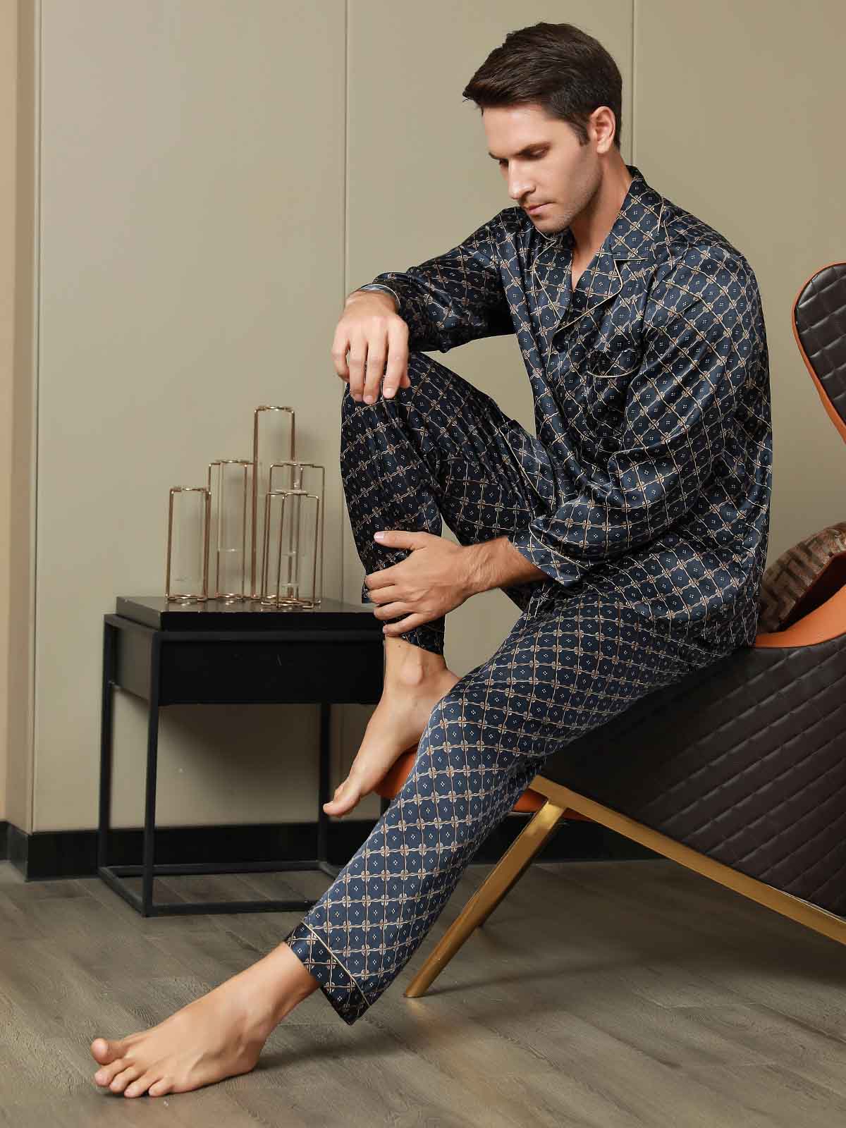 Pyjama en Pure Soie à Revers Imprimé pour Homme