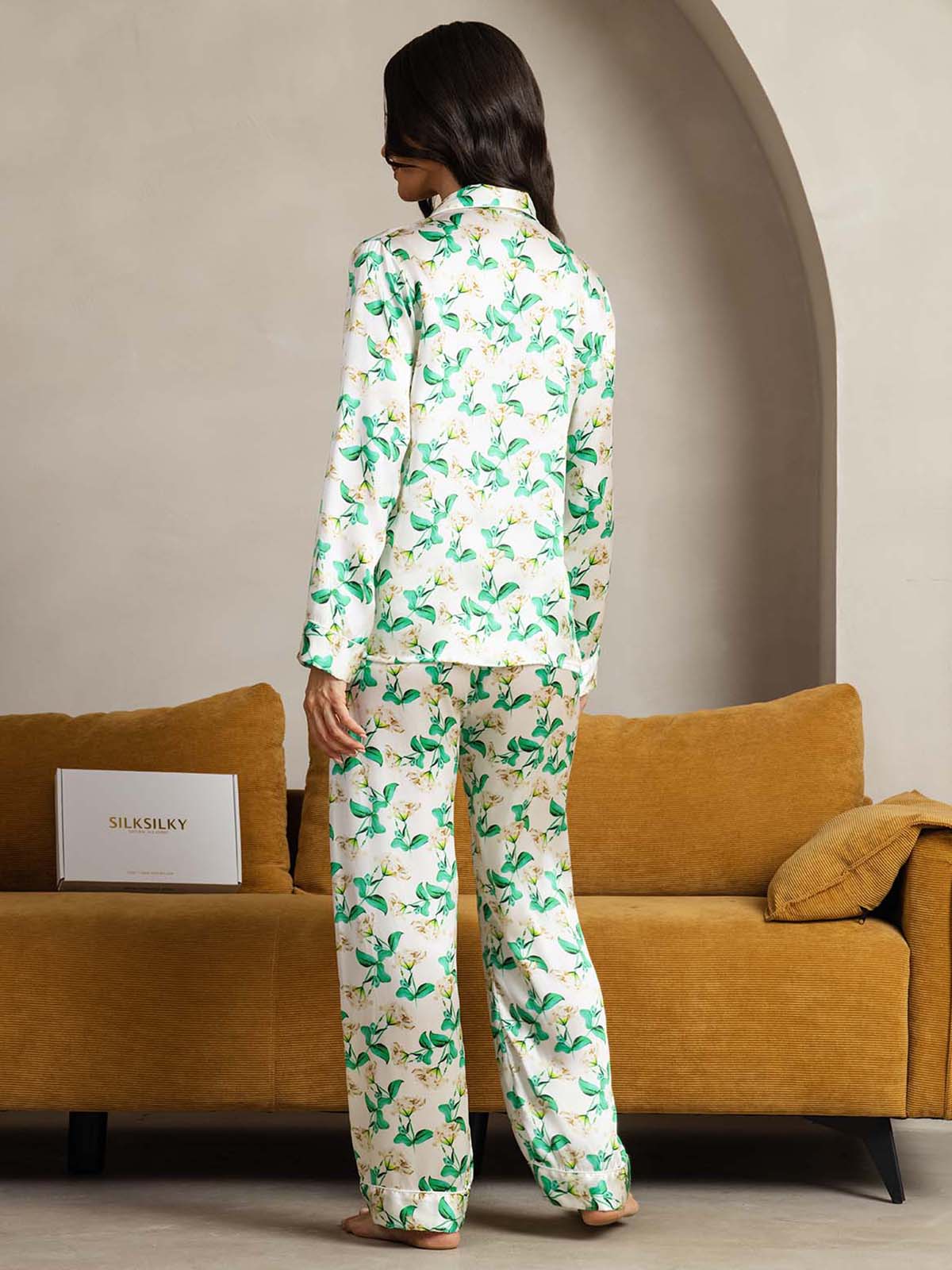 Klassieke Pyjama van Pure Zijde met Biesrand, 2-delig