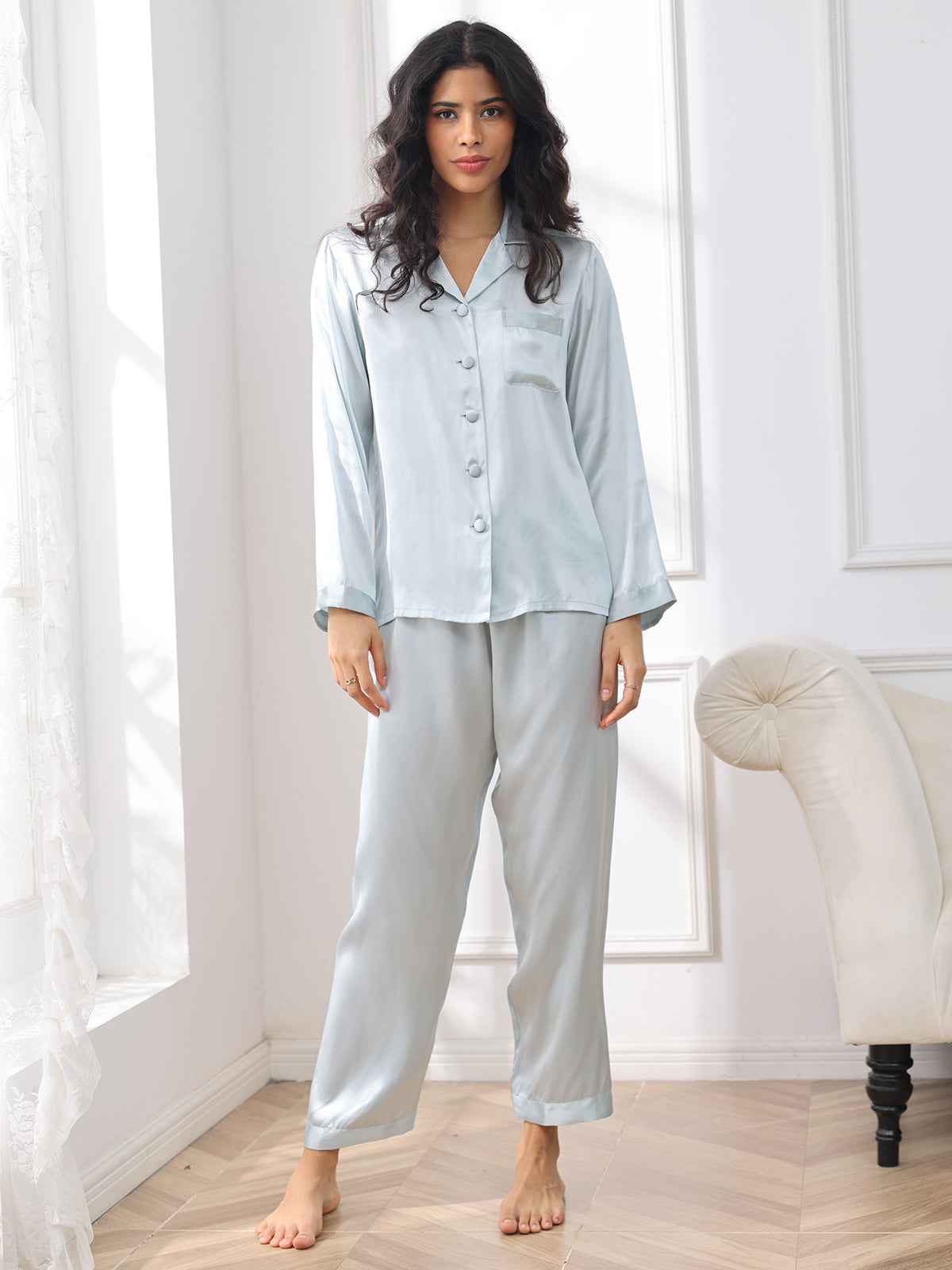 Damenpyjama aus 100 % Maulbeerseide mit langen Ärmeln