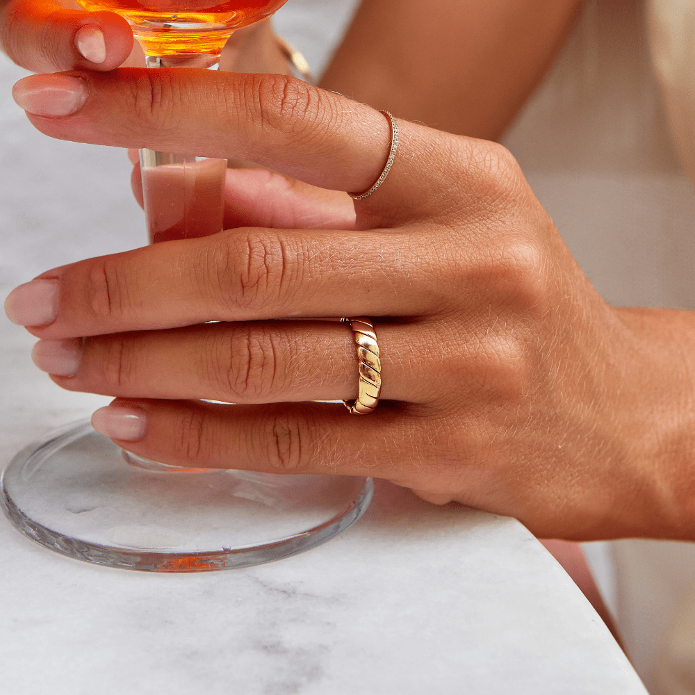Calira Gedraaide Oneindige Ring