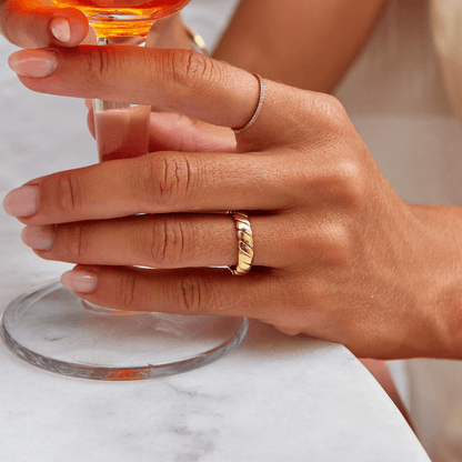 Calira Gedraaide Oneindige Ring