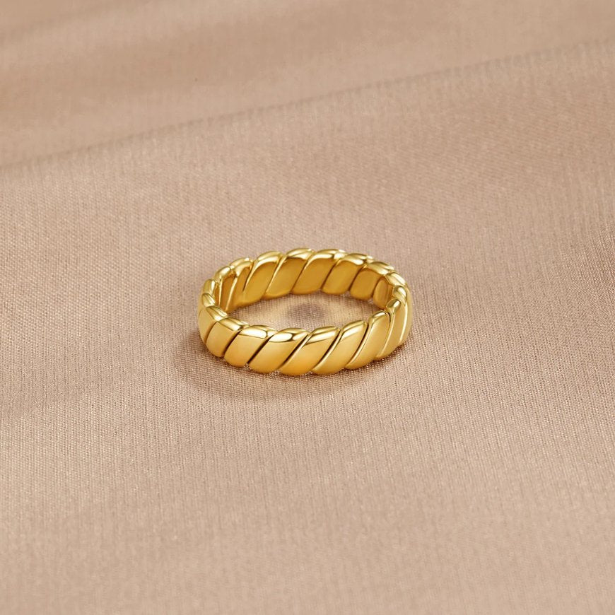 Calira Gedraaide Oneindige Ring
