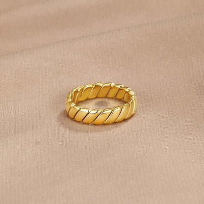 Calira Gedraaide Oneindige Ring