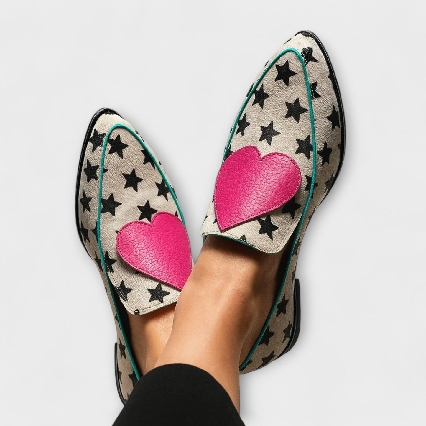 Jovie – Beigefarbene Loafer mit Herz-Patchwork-Details