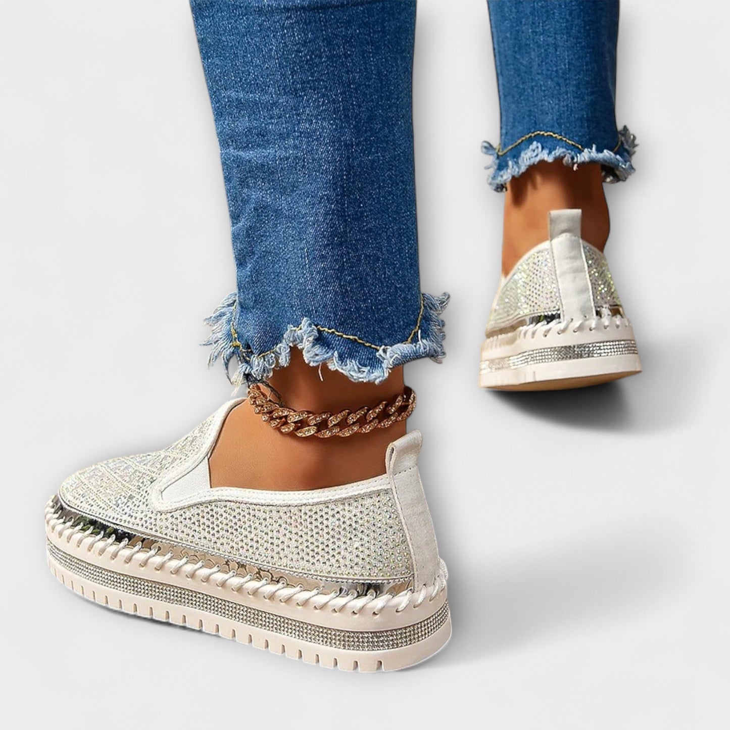 Vada – Slippers versierd met stenen