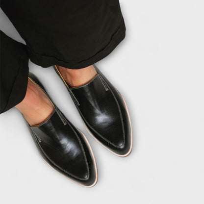 Junia – Sivri Burunlu Siyah Loaferlar