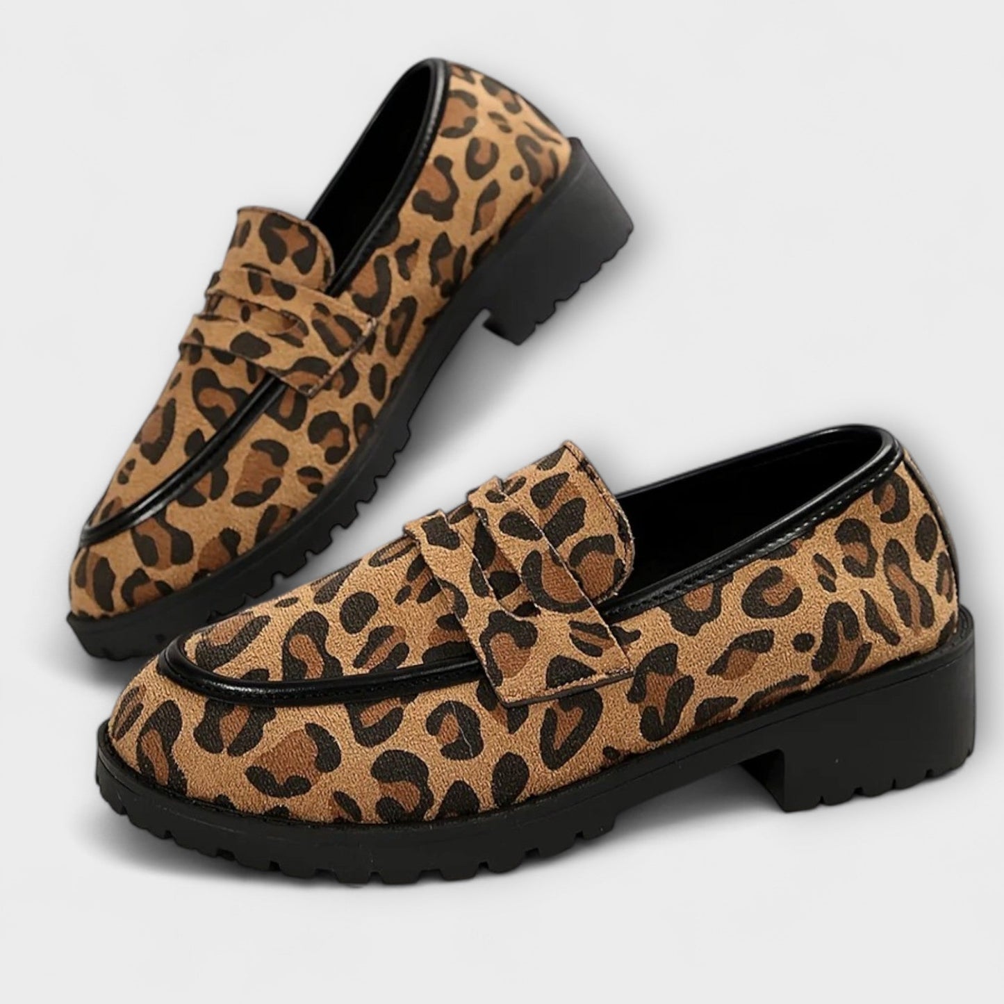 Mireille – Leopardenmuster-Slip-on Loafer aus Kunstvelours mit runder Spitze für den Alltag