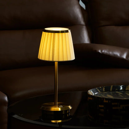 Klassische elegante Tischlampe