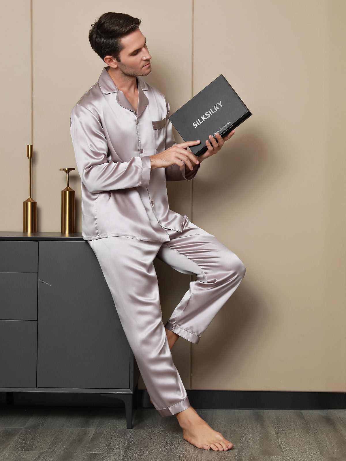 Luxe zijden pyjamaset voor heren met revers, 2-delig