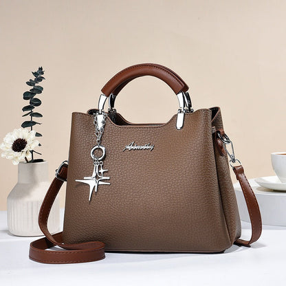 Sac à main en simili-cuir pour femmes avec pendentif décoratif - Giana
