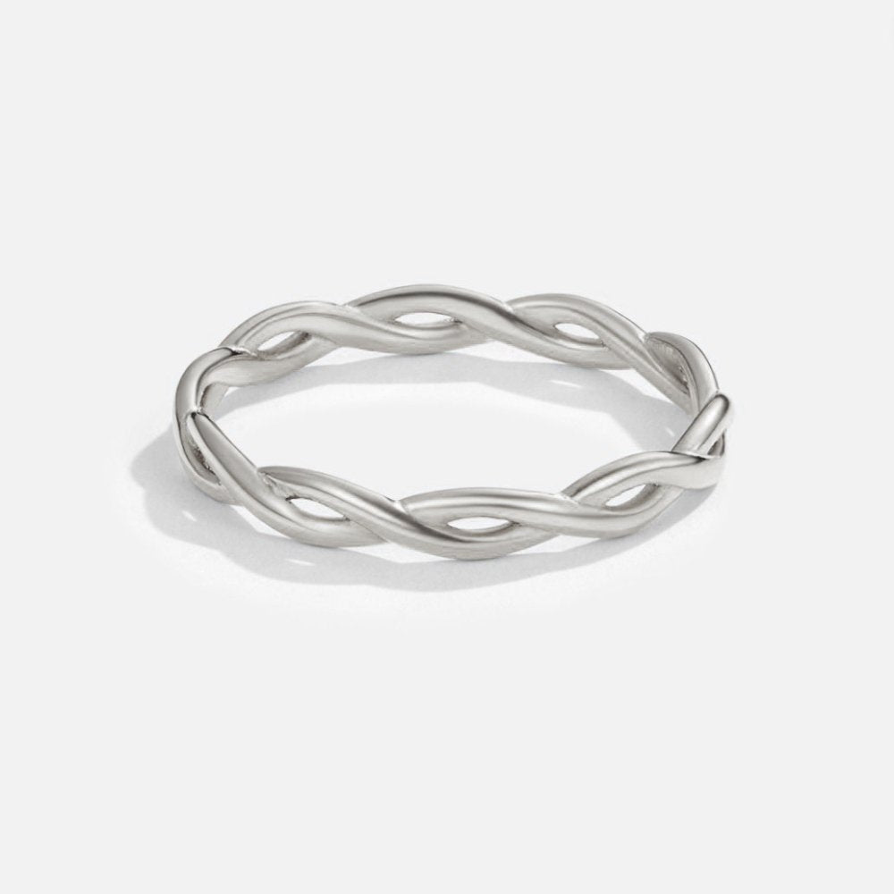 Zilveren gedraaide ring met oneindigheidsteken