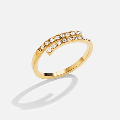 Bague enveloppante en or et cristal