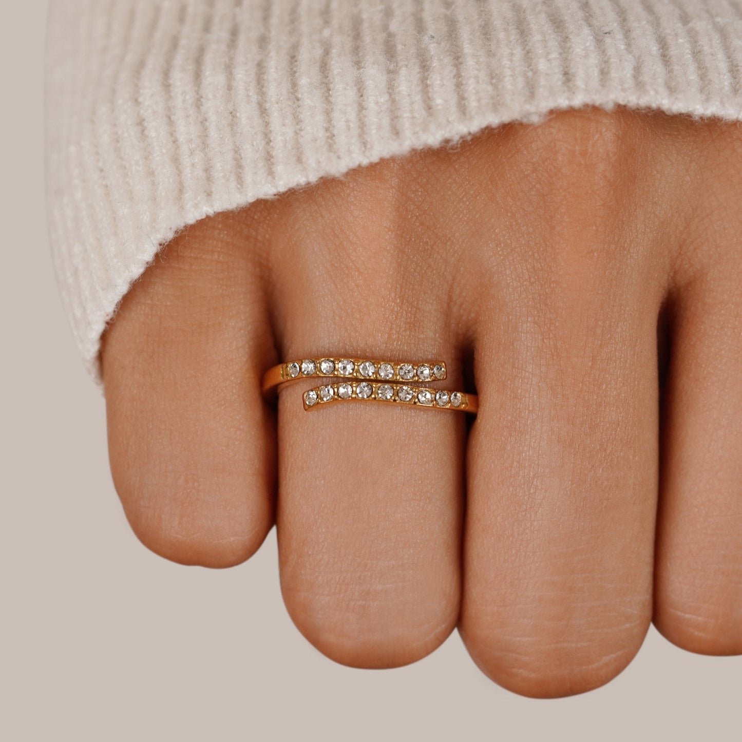 Bague enveloppante en or et cristal