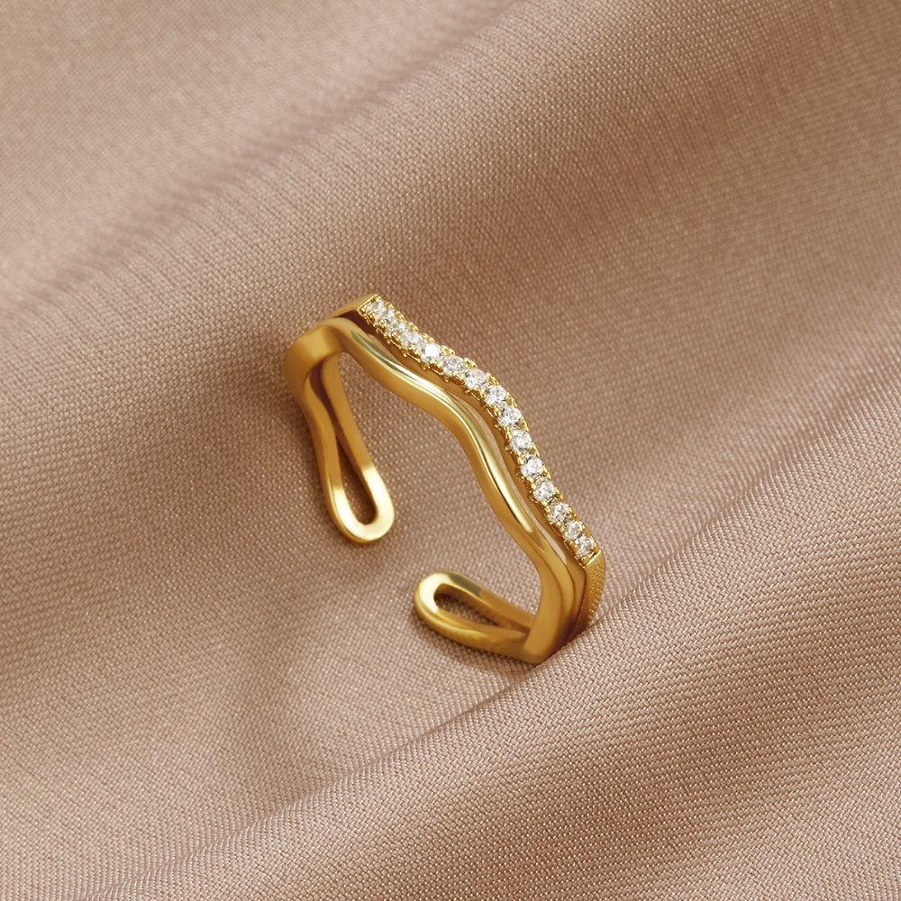 Gouden en kristallen ring 'Juni'