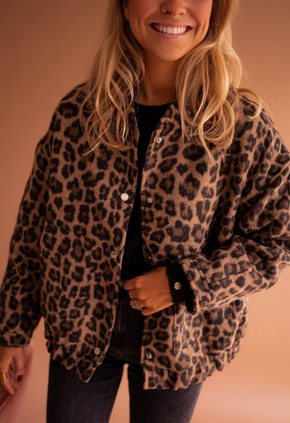 THARAH - Trendy jack met luipaardprint