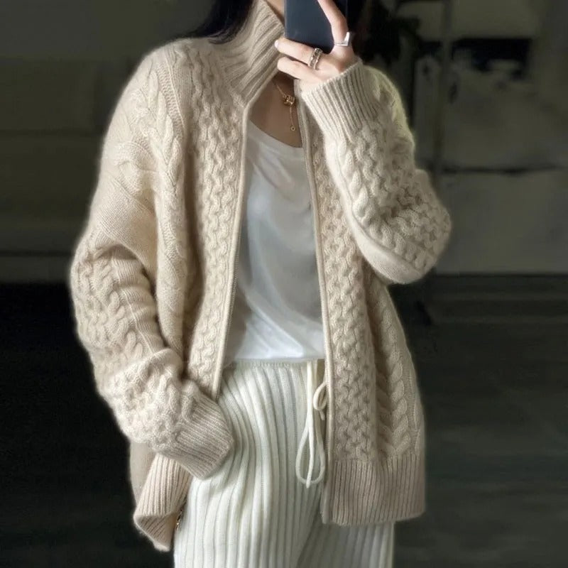 Cozy | Zopfmuster-Strickjacke