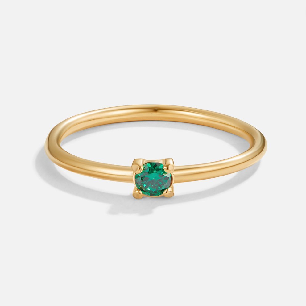 Bague en or avec pierre de naissance du mois de mai